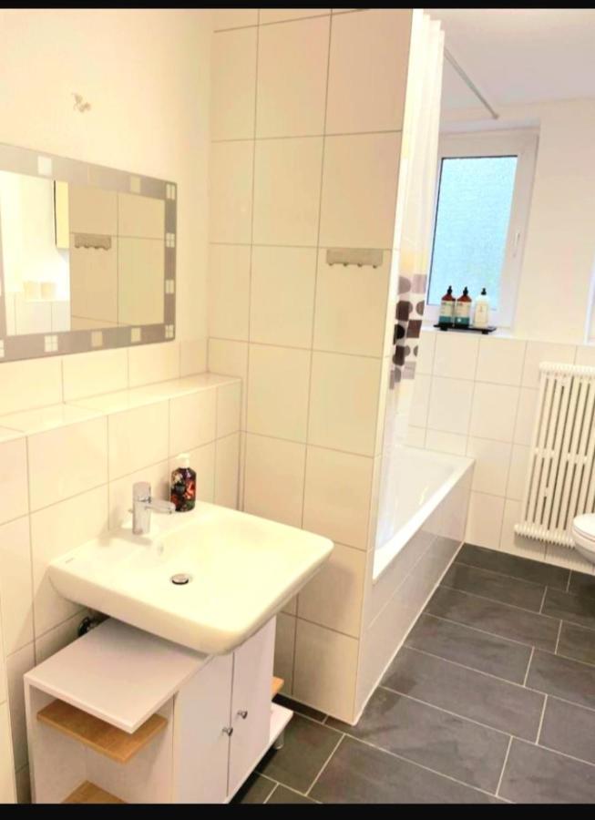 City Apartment Duisburg 2#Netflix &Wlan &Kingsize Bett & Kaffee Maschine & Central & 500M Innenhafen & 2 Min U Bahn מראה חיצוני תמונה