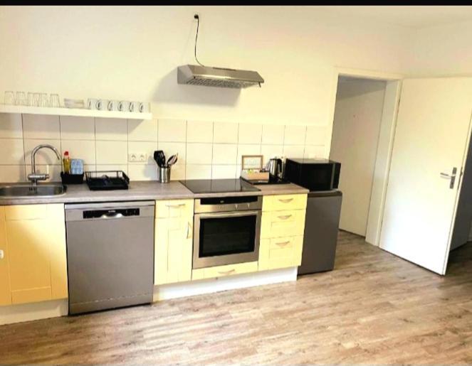 City Apartment Duisburg 2#Netflix &Wlan &Kingsize Bett & Kaffee Maschine & Central & 500M Innenhafen & 2 Min U Bahn מראה חיצוני תמונה