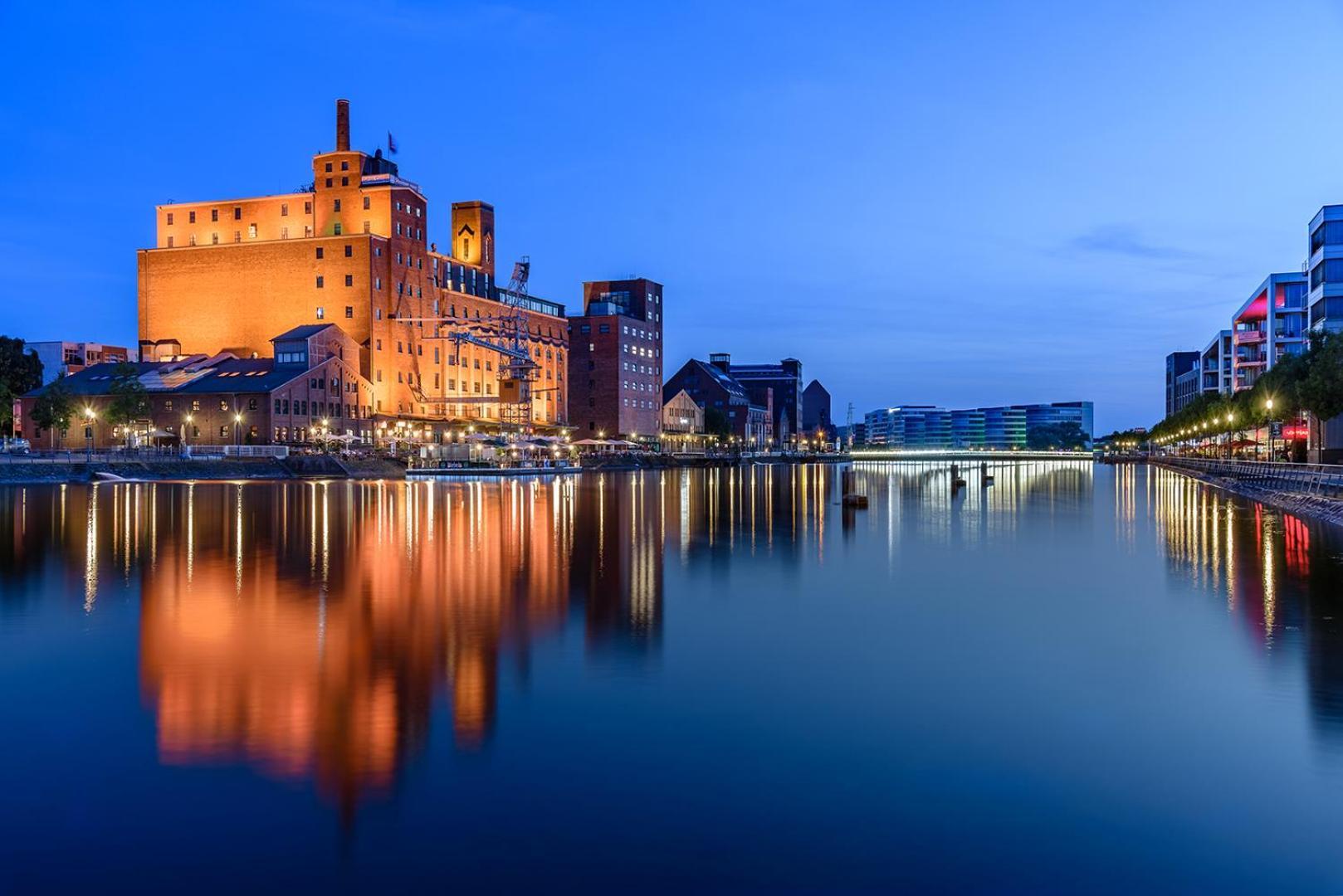 City Apartment Duisburg 2#Netflix &Wlan &Kingsize Bett & Kaffee Maschine & Central & 500M Innenhafen & 2 Min U Bahn מראה חיצוני תמונה